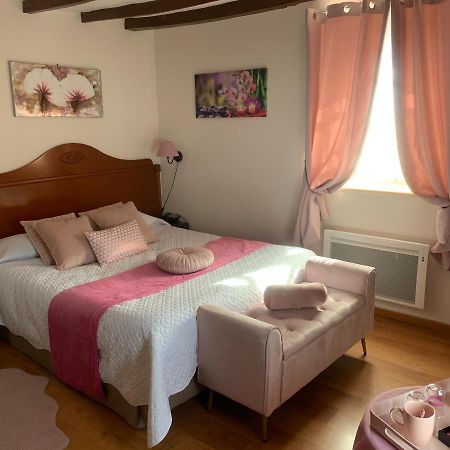 Auberge Du Cheval Blanc Beaumont-Pied-de-Boeuf  외부 사진