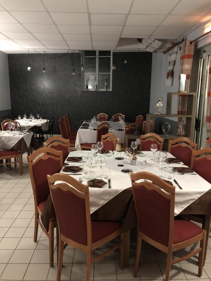 Auberge Du Cheval Blanc Beaumont-Pied-de-Boeuf  외부 사진